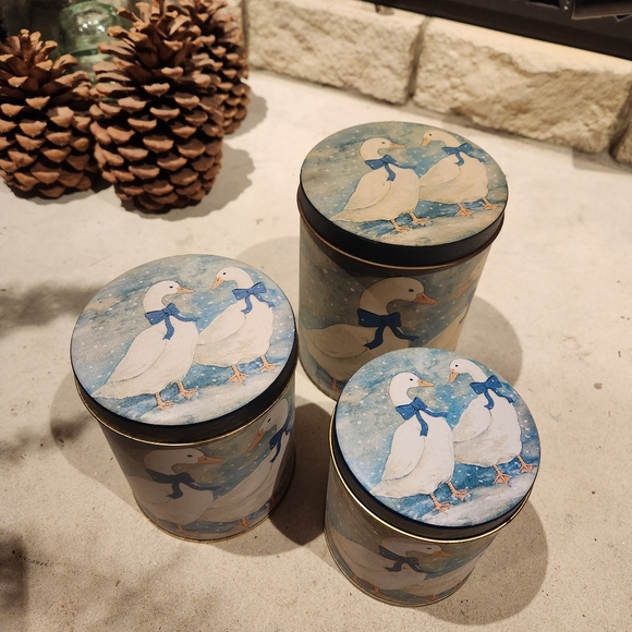 Vintage R.O.C. Nesting Goose Geese Storage Tin (Set of 3) - Picture 2 of 8